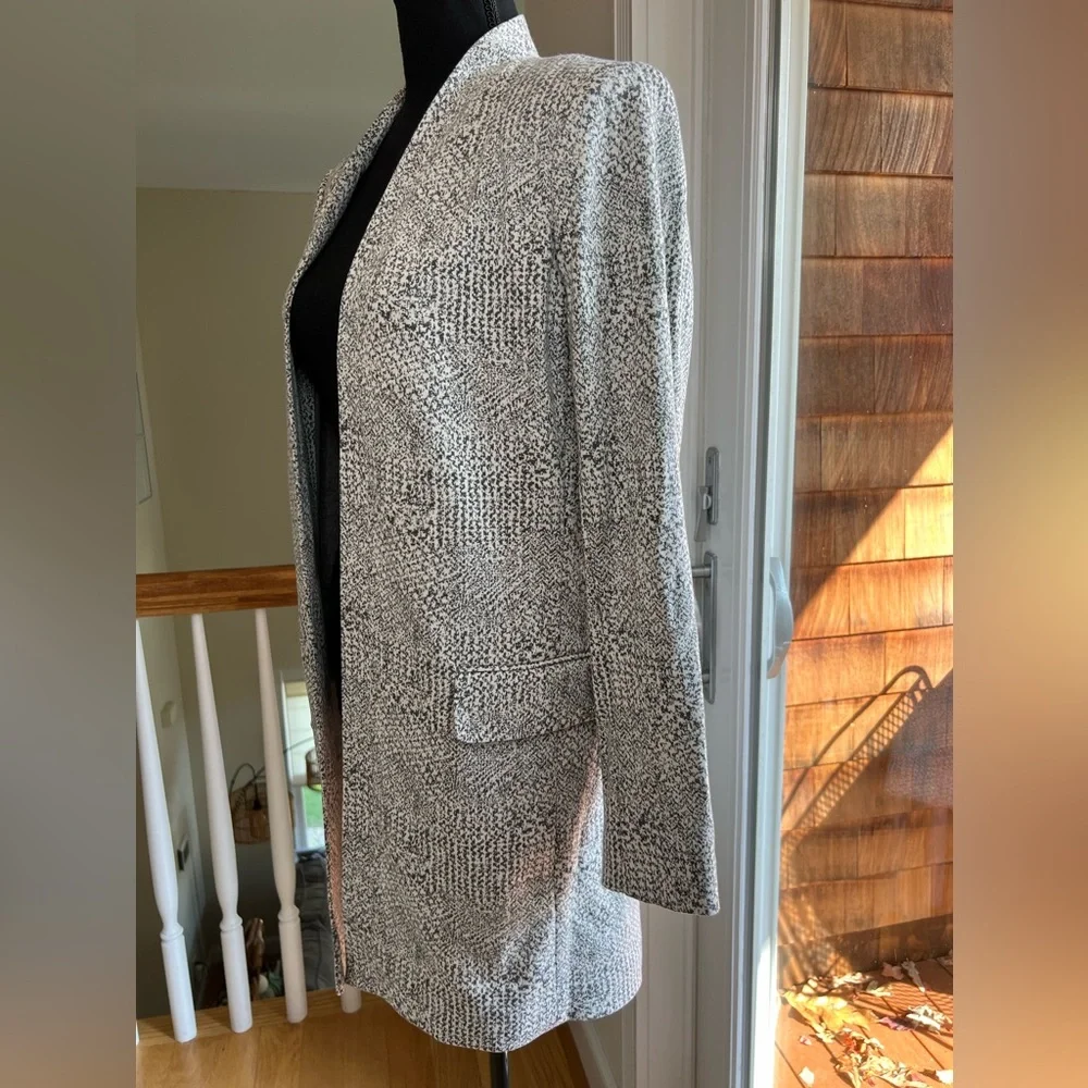 CALVIN‎ KLEIN GREY & WHITE LONG BLAZER/JACKET